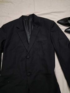 black formal blazer