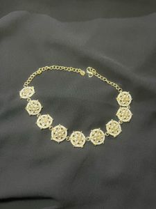 Elegant Gold Chain Necklace with Embellishments
