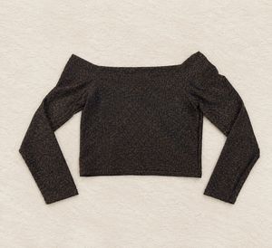 Black glitter off-shoulder top 🖤✨