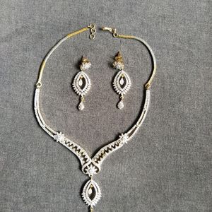 Dimond Necklace With Earrings