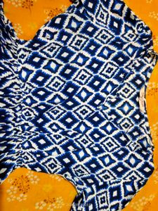 Stylish Blue &amp; White Kurta