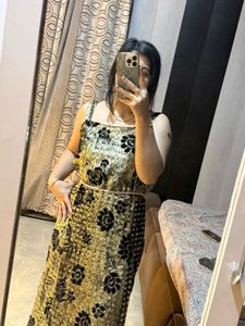 Stunning Ethnic Gown with Floral Print❤️