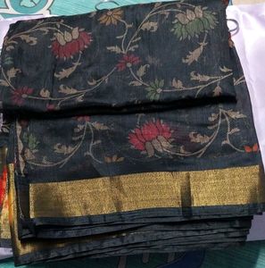 Elegant Floral Print Dark Saree with Gold Border