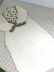 🌸 White Embroidered Kurti 💃price Drop Buy₹450🥳