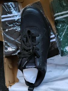 School shoes and3 sets socks