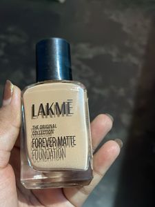 Lightweight Foundation Swatch