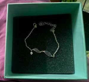 Caratlane Shaya Wave &amp; Pearl Bracelet