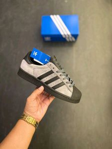 Adidas Superstar Sneakers