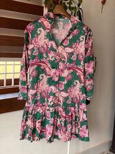 Never Worn /Vibrant Paisley Print Mini Dress