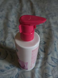 Caffeine Brightening Raspberry Rush Body Lotion