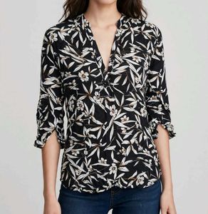 Chic Floral Print V-Neck Blouse