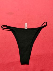 Women's Black Seamless Thong Panty | Ribbed