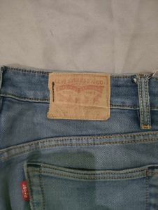Levi's Light Wash Denim Jeans