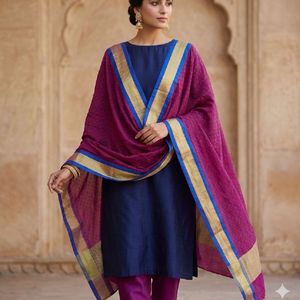 Magenta handloom dupatta