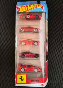 Hot Wheels Ferrari 5-Car Set + 4 mainline