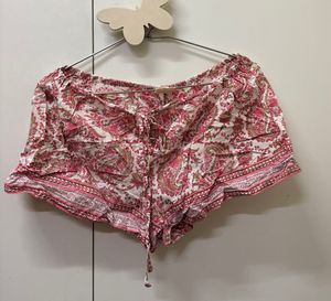 Cute Paisley Print Shorts