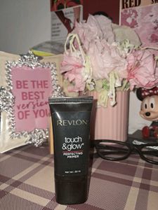 Revlon Touch &amp; Glow Pore Filler Primer