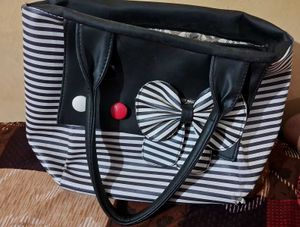 Chic Striped Tote Bag with Bow Accent