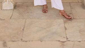 Flats With beaded Stones