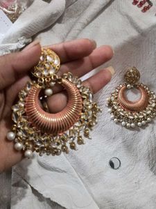 Elegant Gold and Pearl Jhumka Earrings