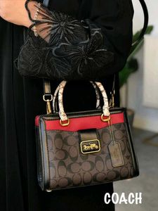 COACH*GRACE CARRYALL IN SIGNATURE WD BOX
