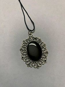 Gothic Oval Pendant Choker