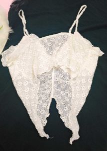 Cream Lace Y2K crop top 👍