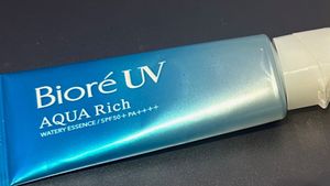 Biore UV Aqua Rich Sunscreen SPF50+