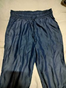 Stylish Blue Capri Pants
