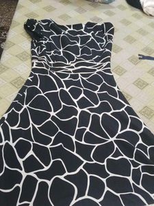 Stylish Black &amp; White Patterned Dress