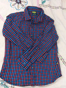 Houndstooth Button-Up Shirt
