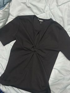 Chic Twisted Front Black Top