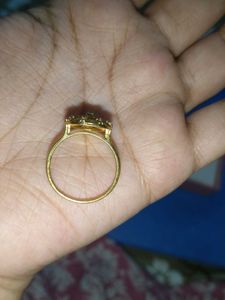 Exquisite Gold Ring with Diamonds