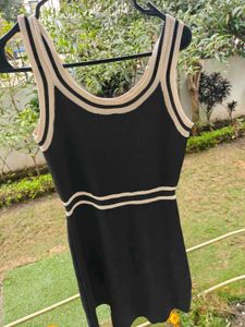 Black Sleeveless Bodycon Dress