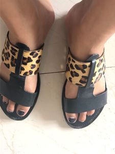 Westside Lunablu—Stylish Leopard Print Sandals