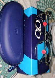 Stylish Eyeglasses with Case