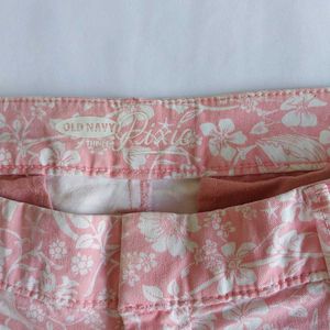 Old Navy pixie  Pink Floral Shorts 🌸