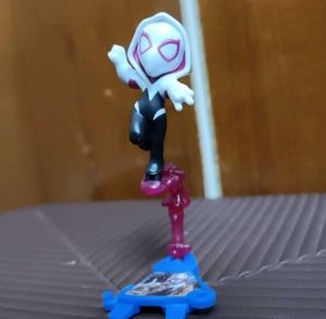 Kinder Joy Marvel spider gwen Action Figure