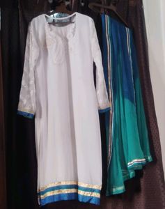 Elegant White &amp; Blue Embroidered Salwar Kameez