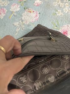 Stylish Croc-Embossed Shoulder Bag pure leather