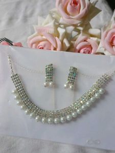 Sparkling Pearl &amp; Crystal Necklace Set