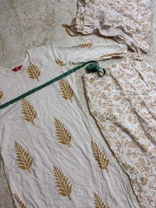 🎉🎊White Kurta Set with Golden Print...