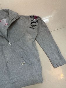 Grey Zip-Up Sweatshirt 🇺🇸
