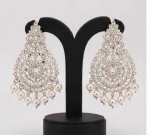 Stunning Pearl &amp; Crystal Jewellery Set