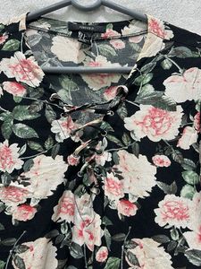 Floral Print Lace-Up Top