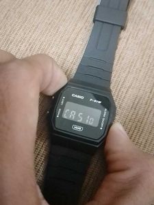 Casio F-91W Digital Watch (Black)
