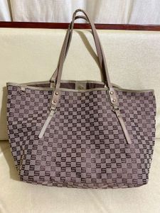 Sisley Tote Bag