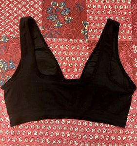 Deep neck Black Sports Bra
