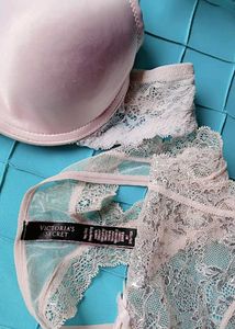 Lace Bra and Panty Set