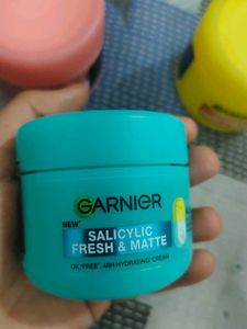 Garnier Niacinamide Fresh &amp; Plump Cream